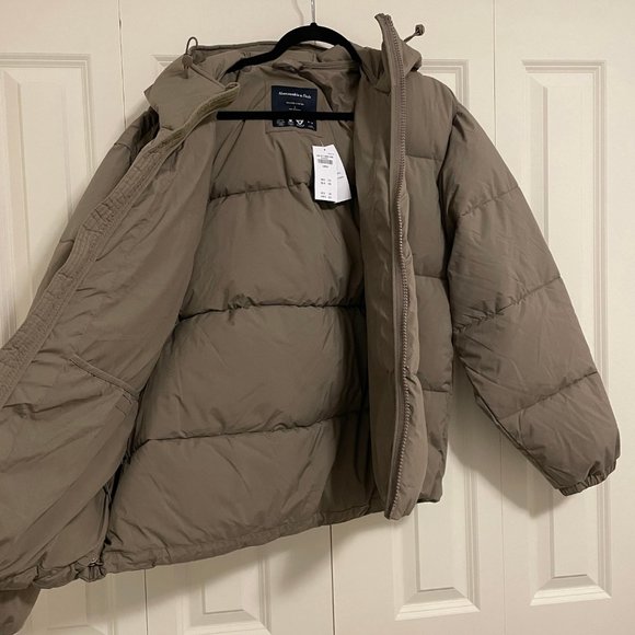 NWT Abercrombie Men's Relaxed Heavyweight Hooded Puffer - Picture 4 of 7